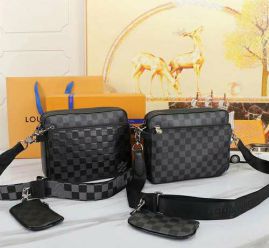 Picture of LV Mens Bags _SKUfw133458856fw